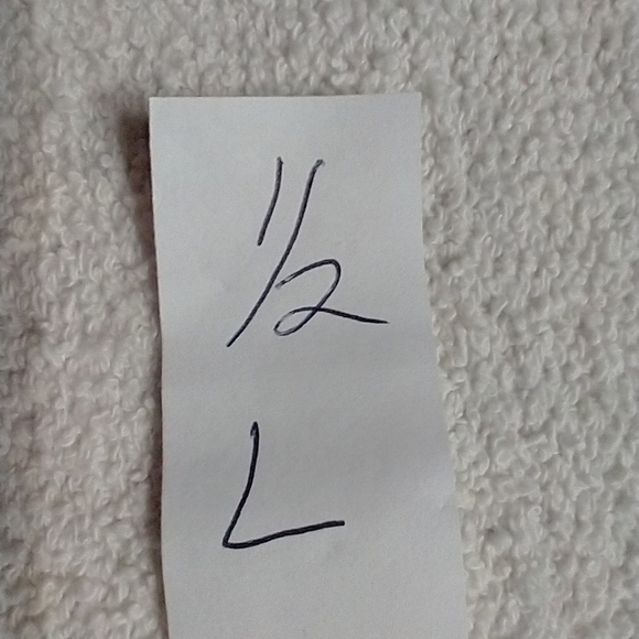 Silvertone floral post earrings - Picture 3 of 3